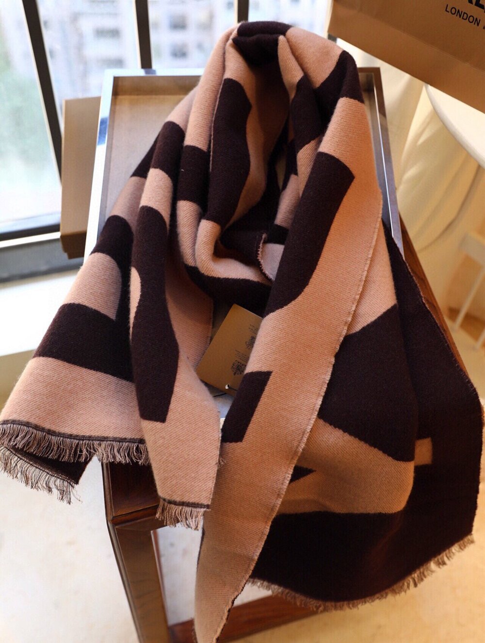 Burberry Scarf - Picture 2 of 7